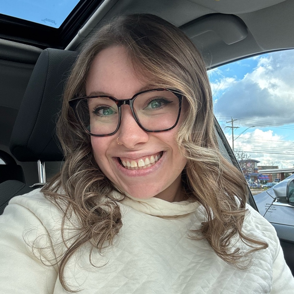 Meet your Posher, Lindsey 🎀🌸